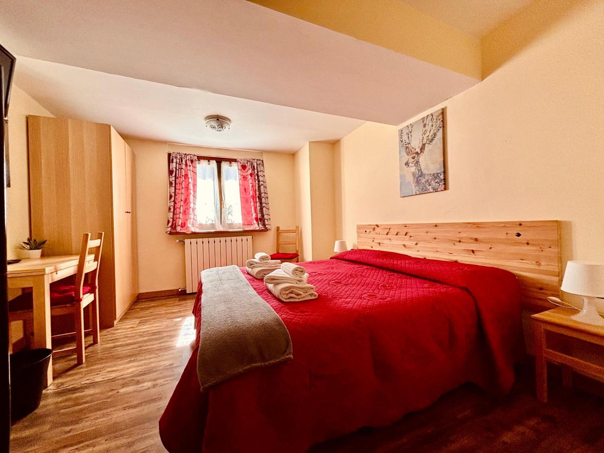 Hotel Piccolo Chalet Claviere Kültér fotó